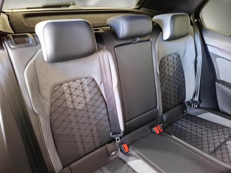 Volkswagen Golf 1.5 eTSI EVO ACT R-Line DSG