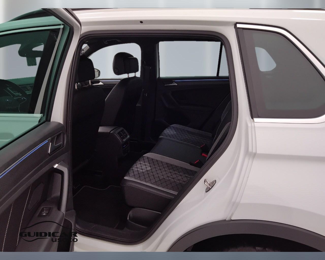 VOLKSWAGEN Tiguan II 2021 - Tiguan 2.0 tdi R-Line 4motion 150cv dsg