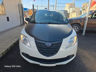 Lancia Ypsilon 1.2 69 CV 5 porte S Momodesign