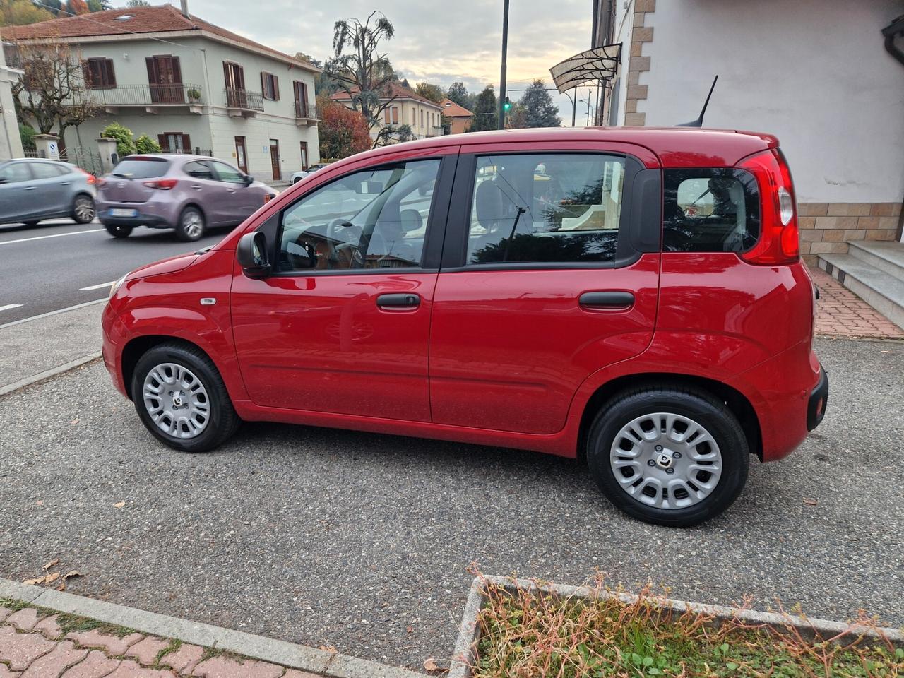 Fiat Panda hybrid 1.0 70CV "SOLO 700 km" Bluetooth, Sensori p