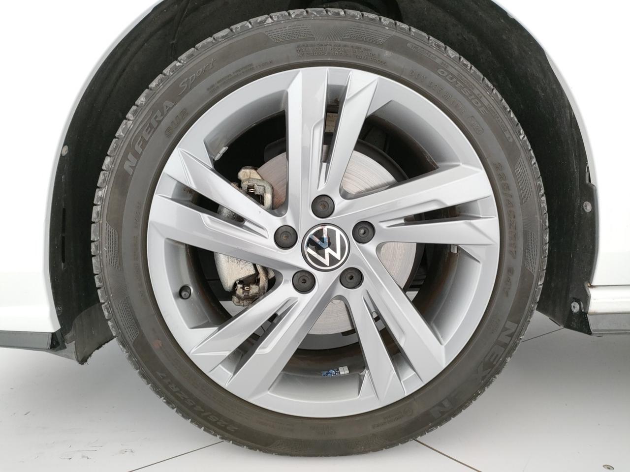 Volkswagen Golf 2.0 tdi r-line 150cv dsg