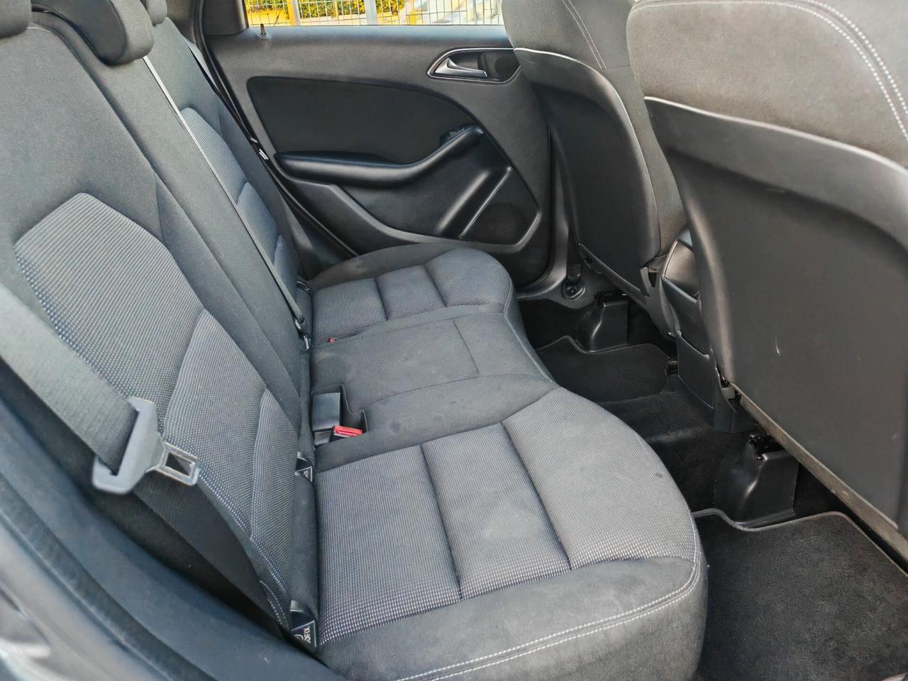 Mercedes benz classe B 180cdi fulll 2013