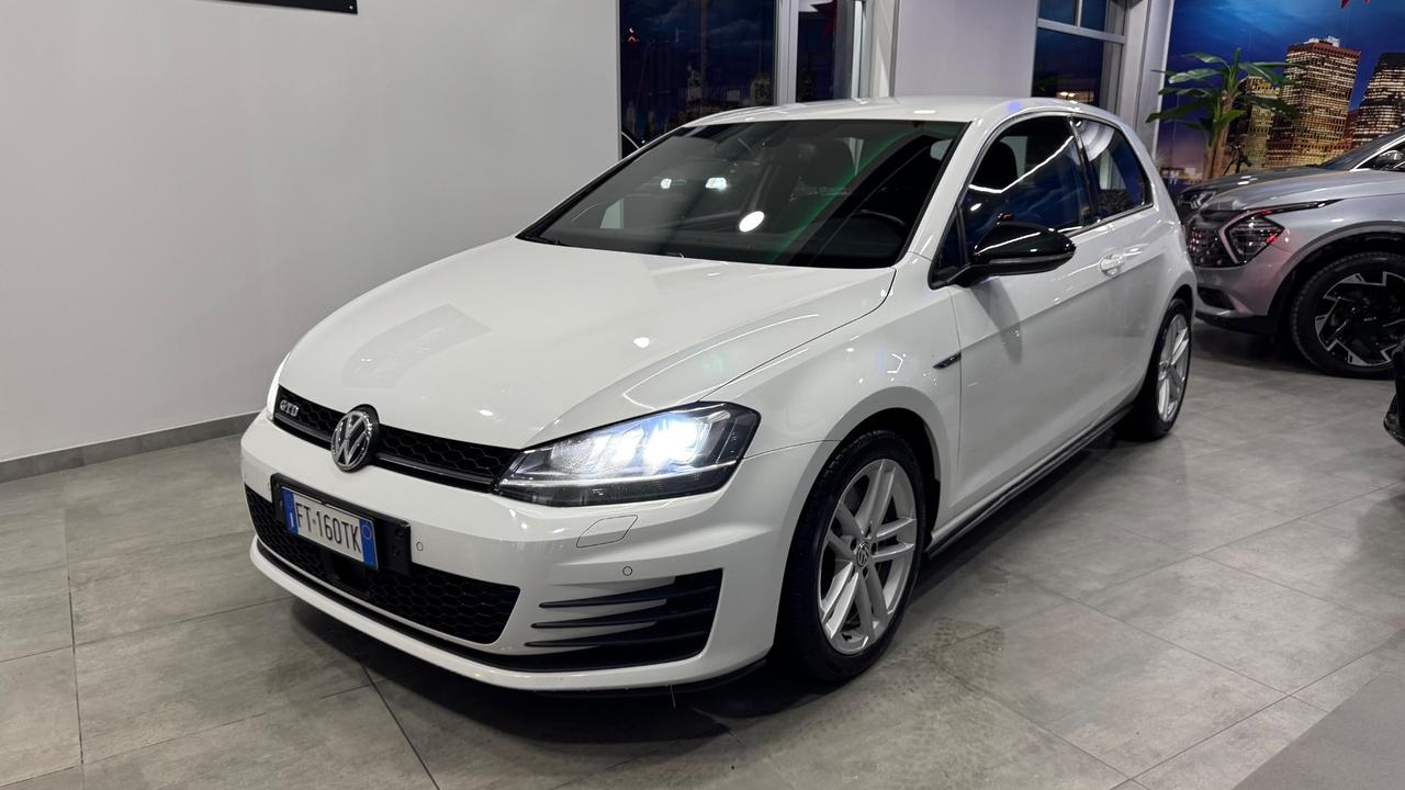 Volkswagen Golf GTD 2.0 TDI 3p.-2015