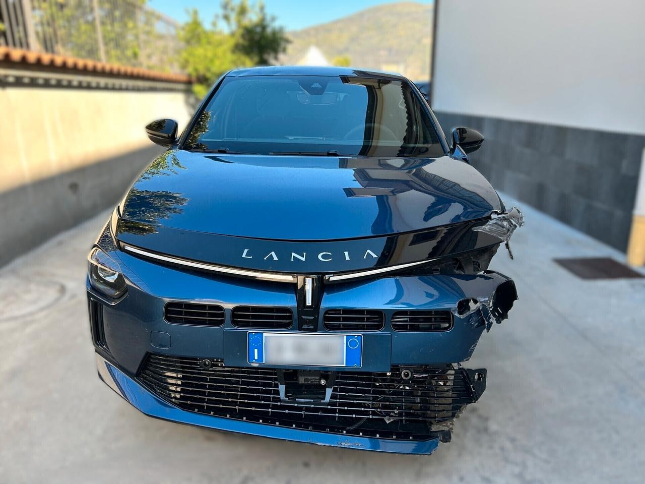 Lancia Ypsilon 1.2 Hybrid e-DCT Ed. Cassina - 2024 Incidentata