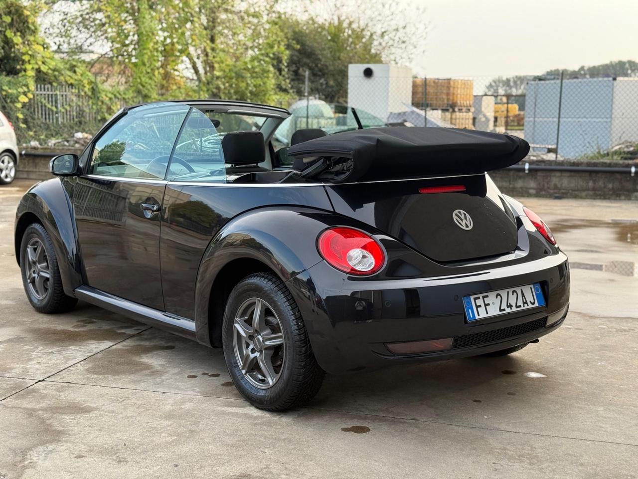 Volkswagen New Beetle 1..4 Cabrio benzina