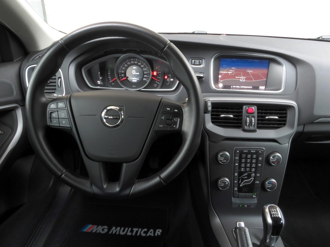 Volvo V40 2.0 d2 Business. km 49.000. fari led/doppi sensori