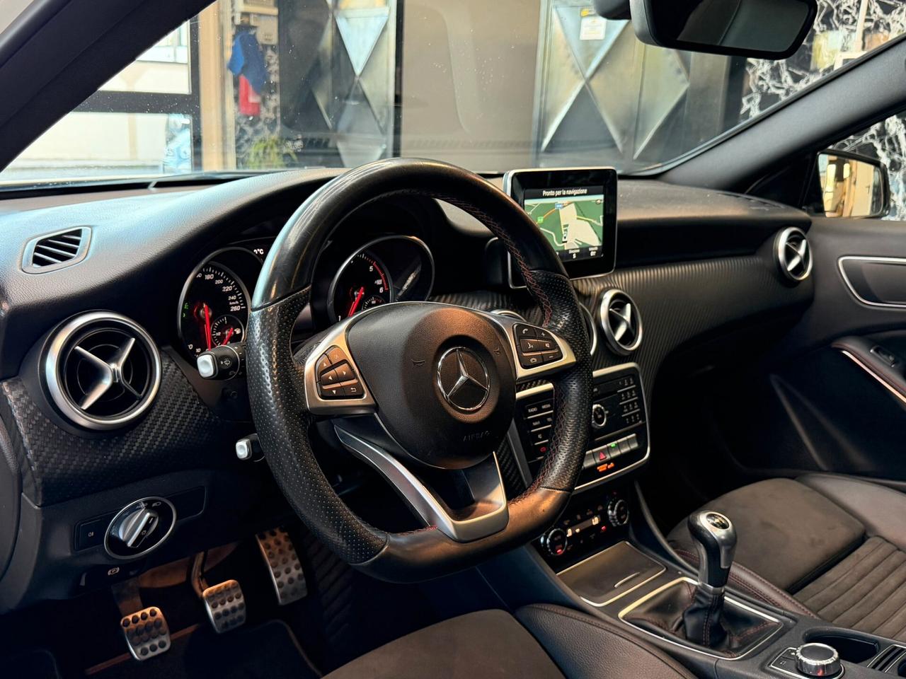 Mercedes-benz A 200 d Premium AMG