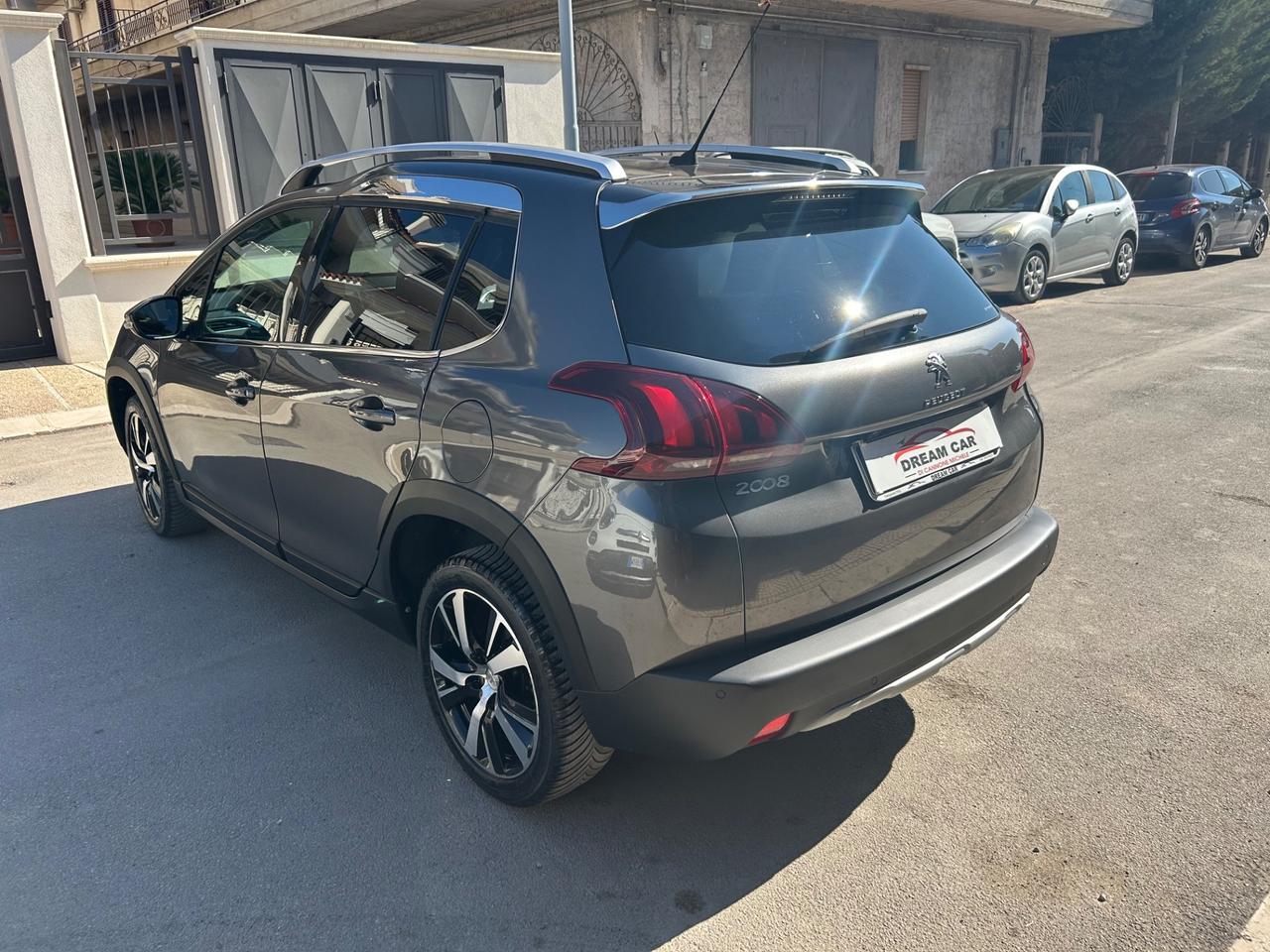Peugeot 2008 BlueHDi 100 Allure