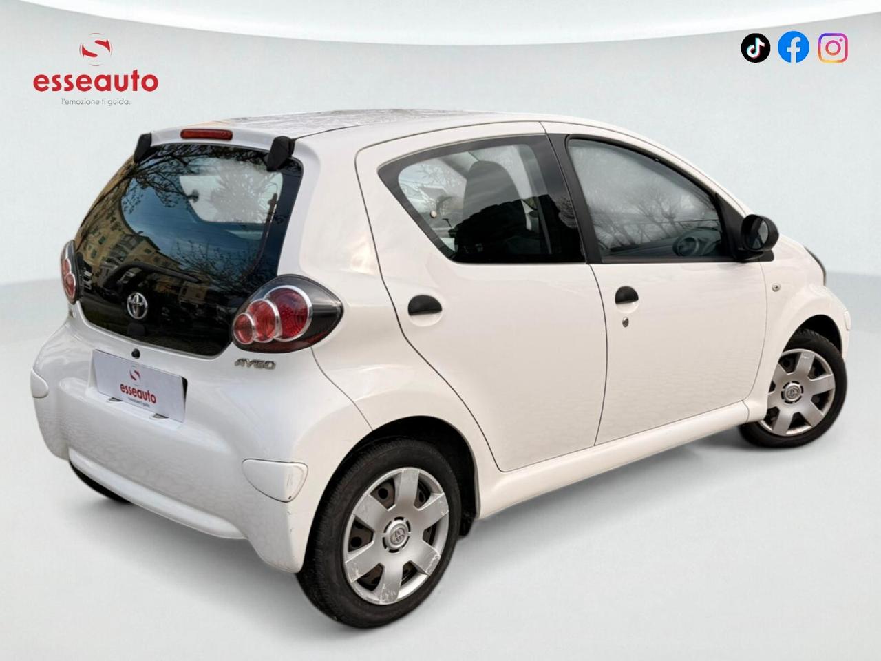 Toyota Aygo 1.0 12V VVT-i 5 porte Deep Ocean Connect