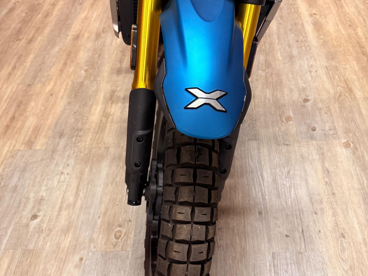 MERAVIGLIOSA CF-MOTO CON SOLI 2332 KM UNICO PROPRIETARIO