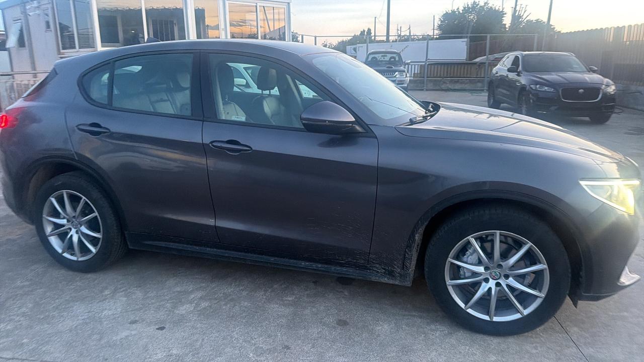 Alfa Romeo Stelvio 2.2 Turbodiesel 210 CV AT8 Q4 Business