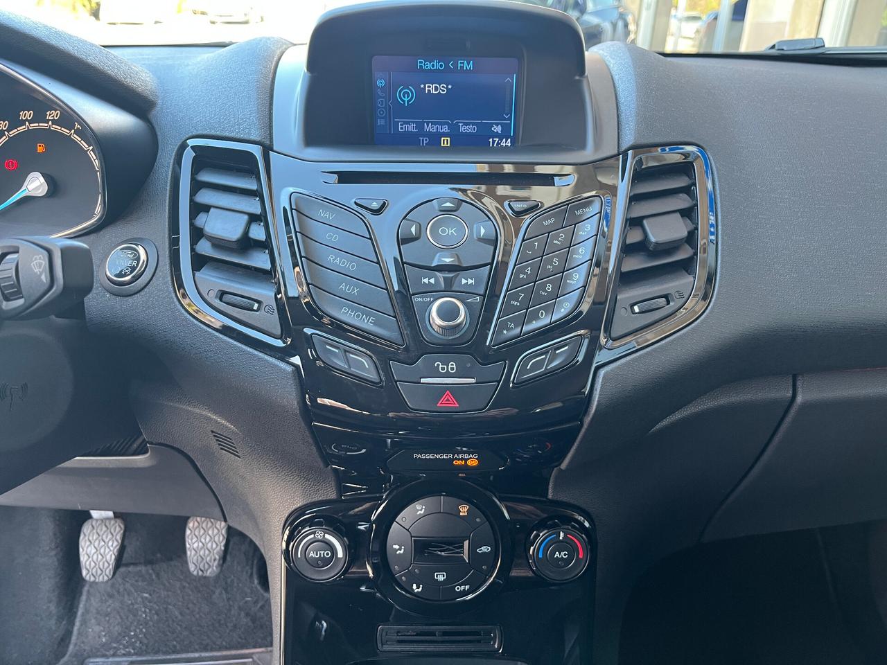 Ford Fiesta 1.5 TDCi 75CV 5 porte Titanium