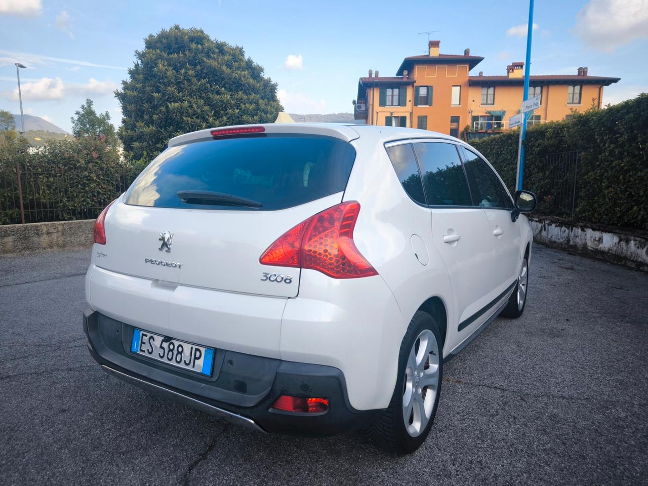 PEUGEOT 3008 HDI- ALLURE -CAMBIO AUTOMATICO