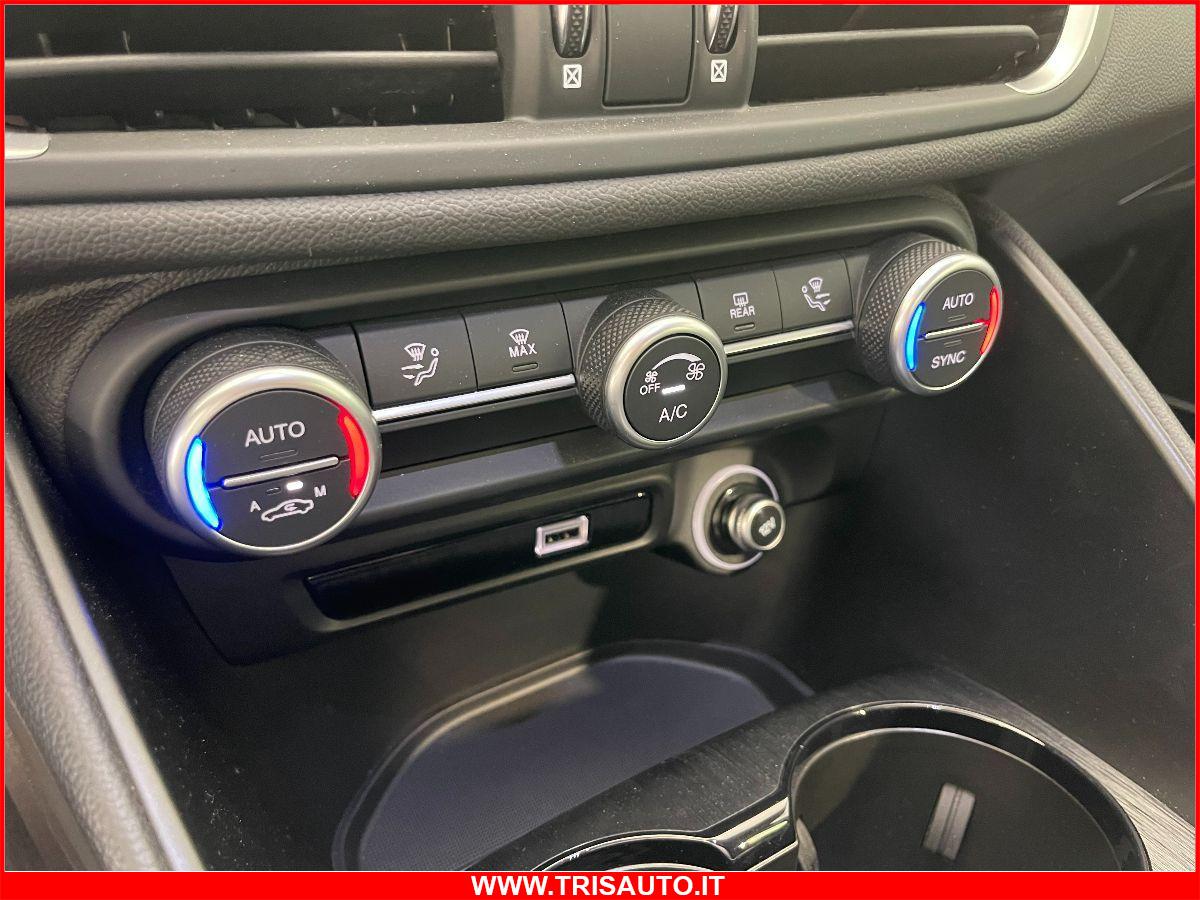 ALFA ROMEO Giulia 2.2 TD AT8 Super IVATA (FARI BIXENO+NAVI)