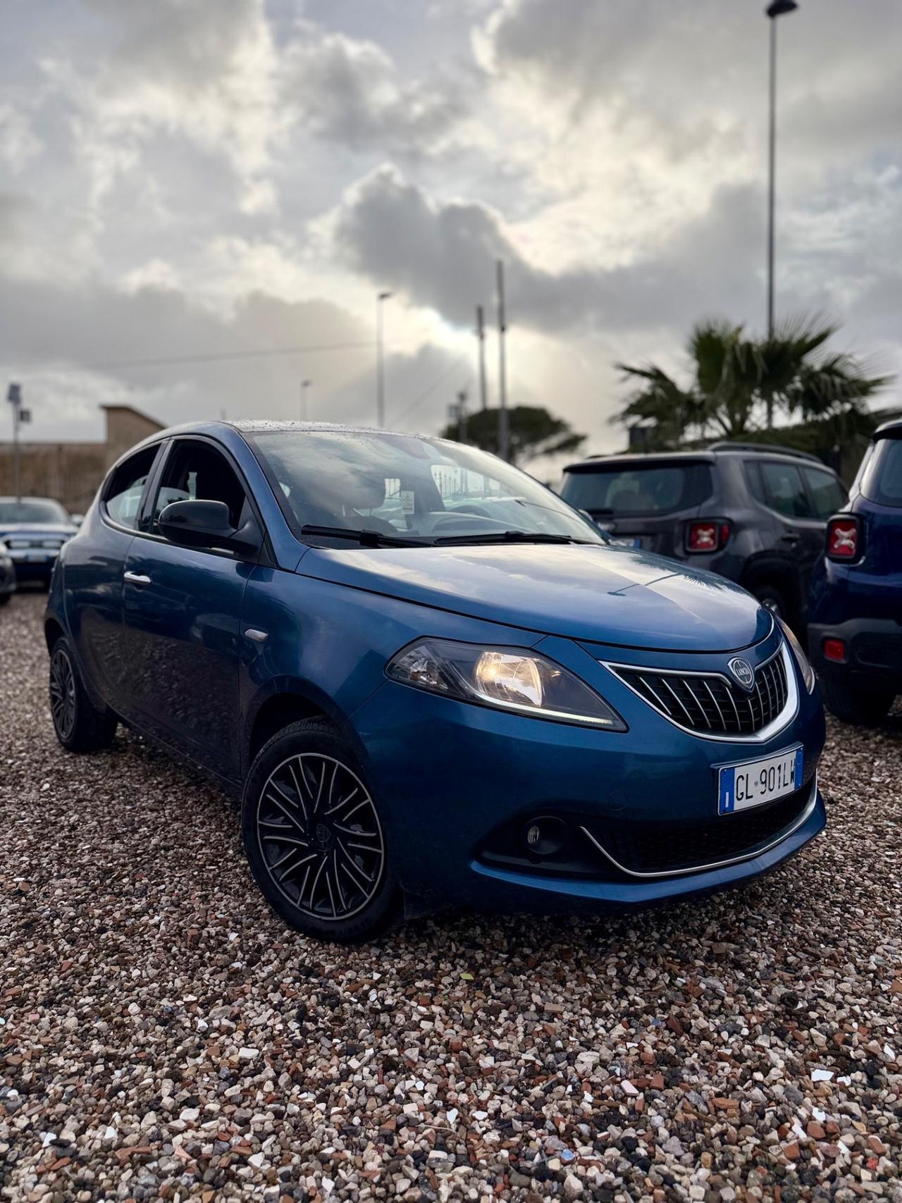 Lancia Ypsilon 1.0 FireFly 5 porte Hybrid Alberta Ferretti