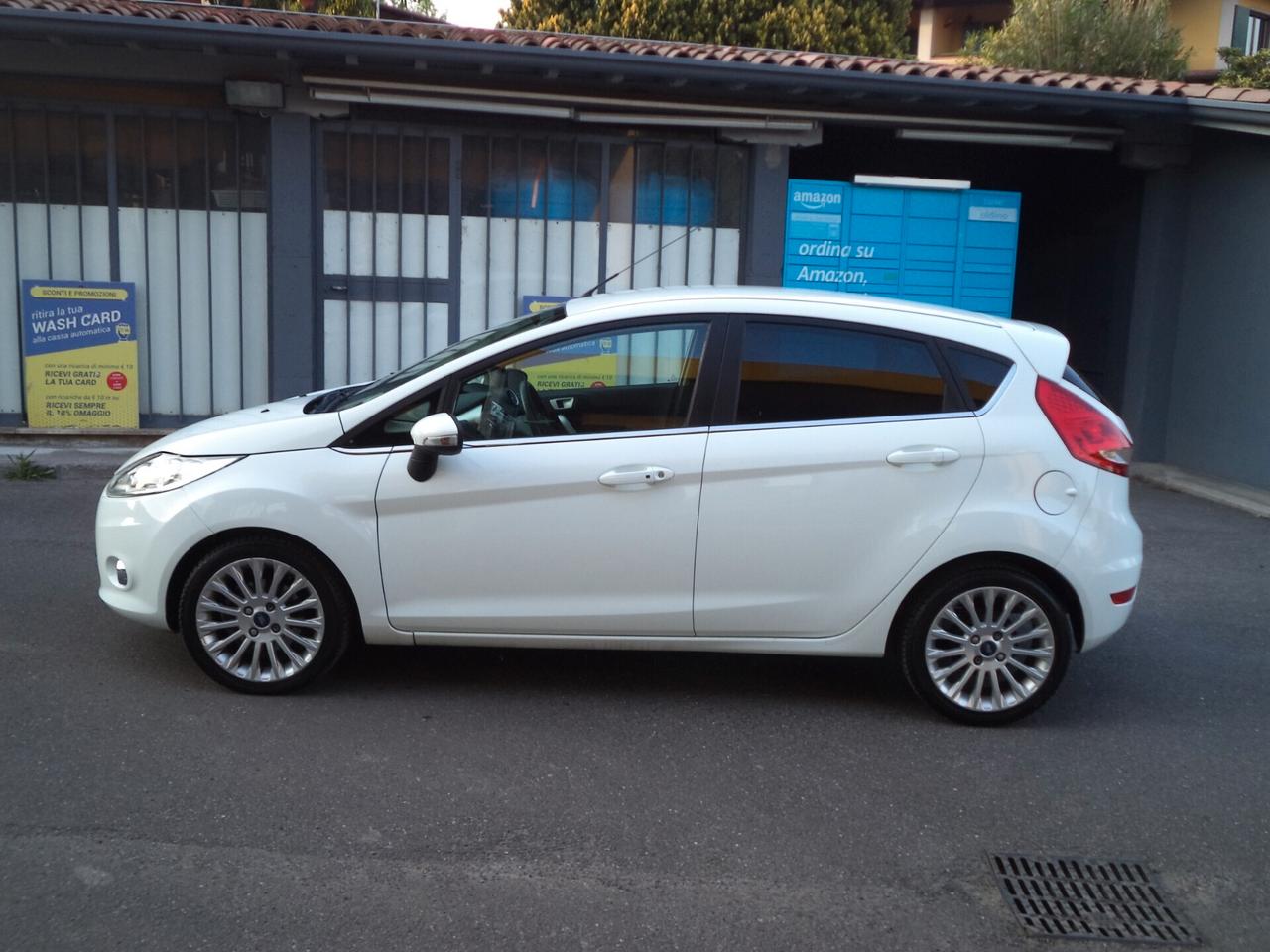 Ford Fiesta 1.4 5 porte Bz.- GPL Titanium AUTO DI PRIVATO IN CONTO VENDITA
