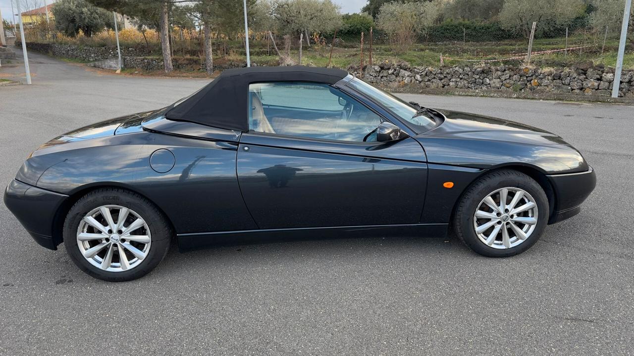 Alfa Romeo GTV 2.0i V6