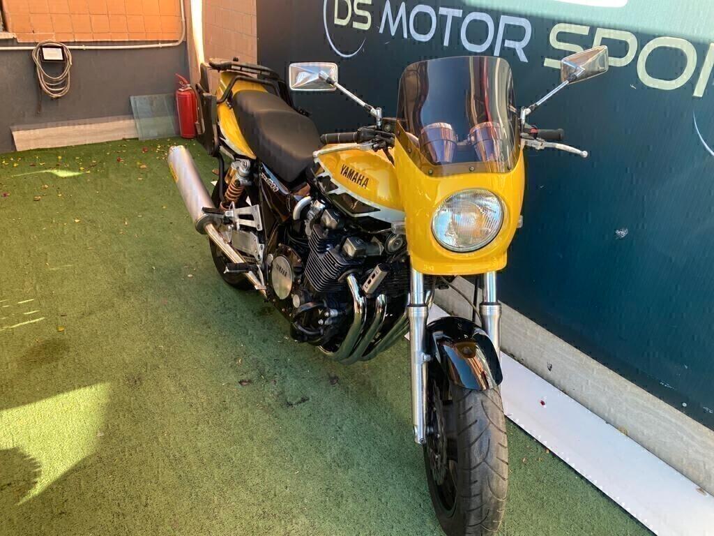 Yamaha XJR 1200