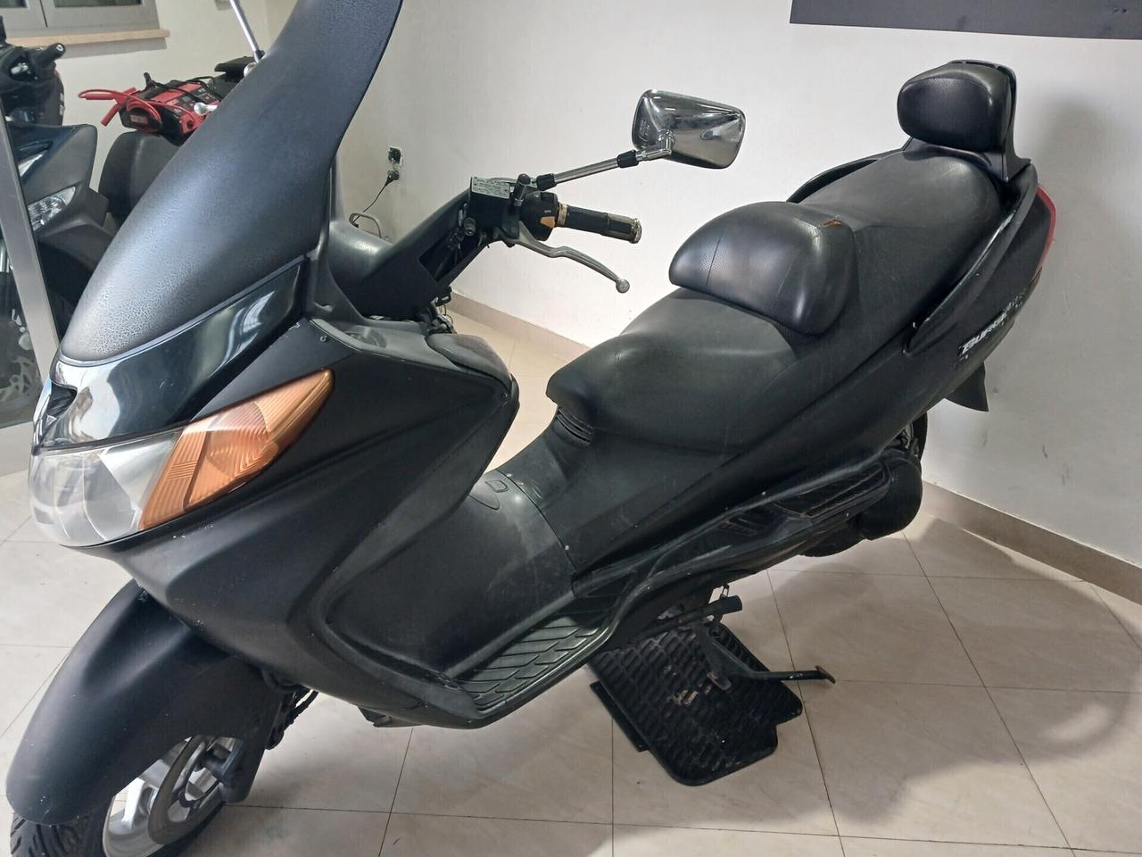 Suzuki Burgman 400