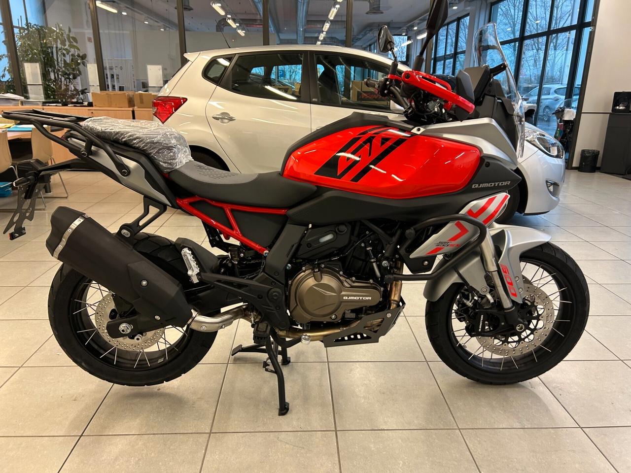 QJ Motor SRT600 SX PRONTA CONSEGNA