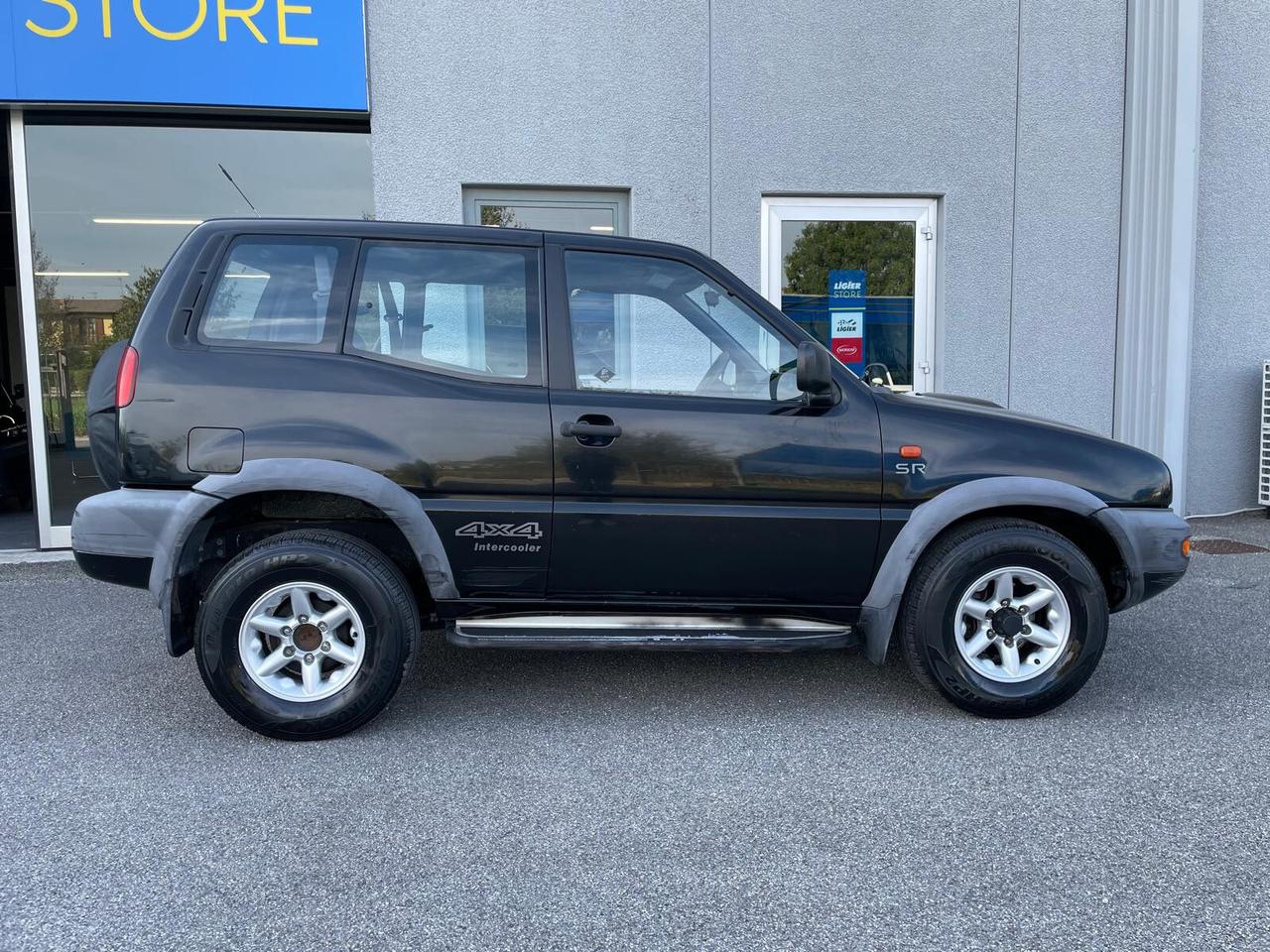 Nissan Terrano II 2.7 Tdi 3 porte SR Safari