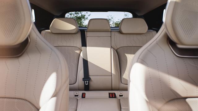 LYNK & CO 08 1.5 Plug-in Hybrid CORE AUTOMATICA