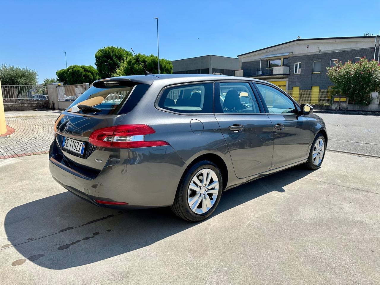 Peugeot 308 BlueHDi 120 S&S EAT6 SW Allure