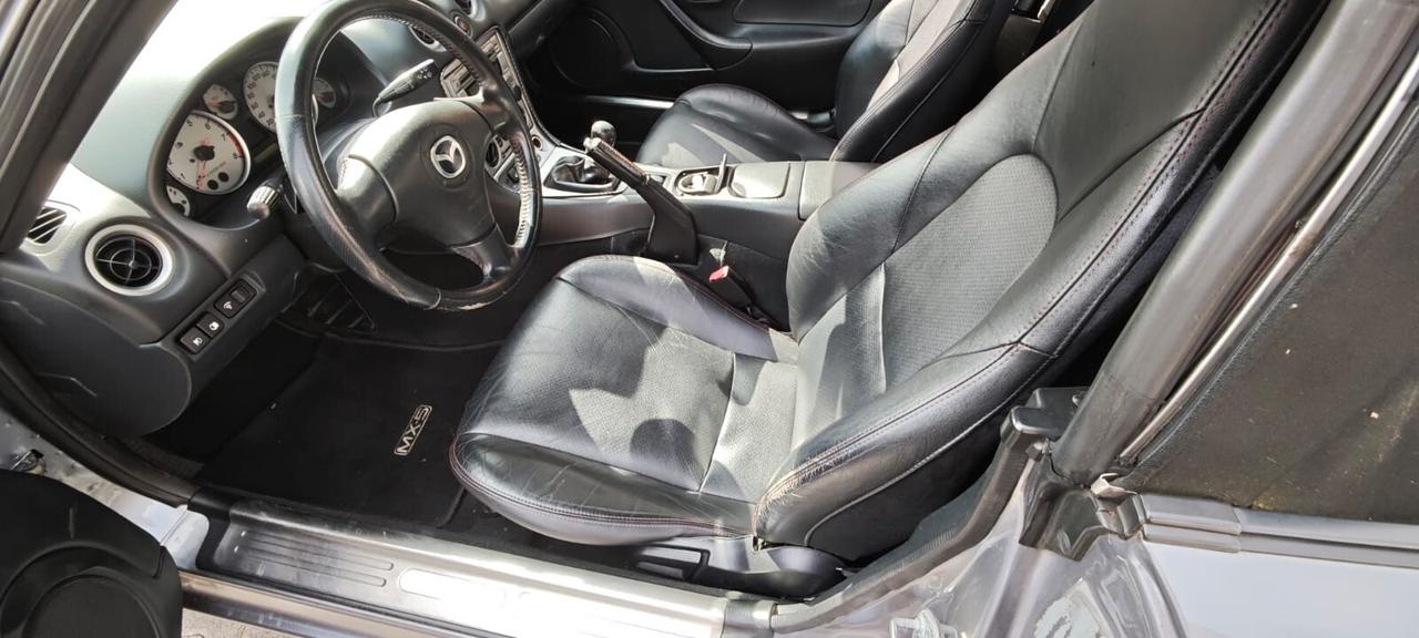 Mazda MX-5 1.6i 16V cat Rainbow