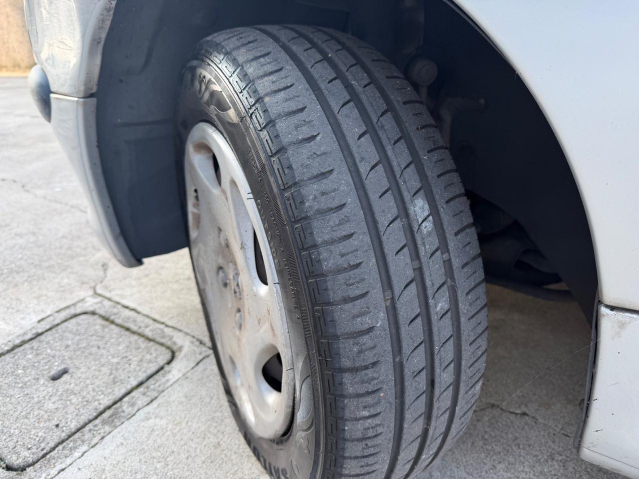Peugeot 206 1.1 benzina clima neopatentati