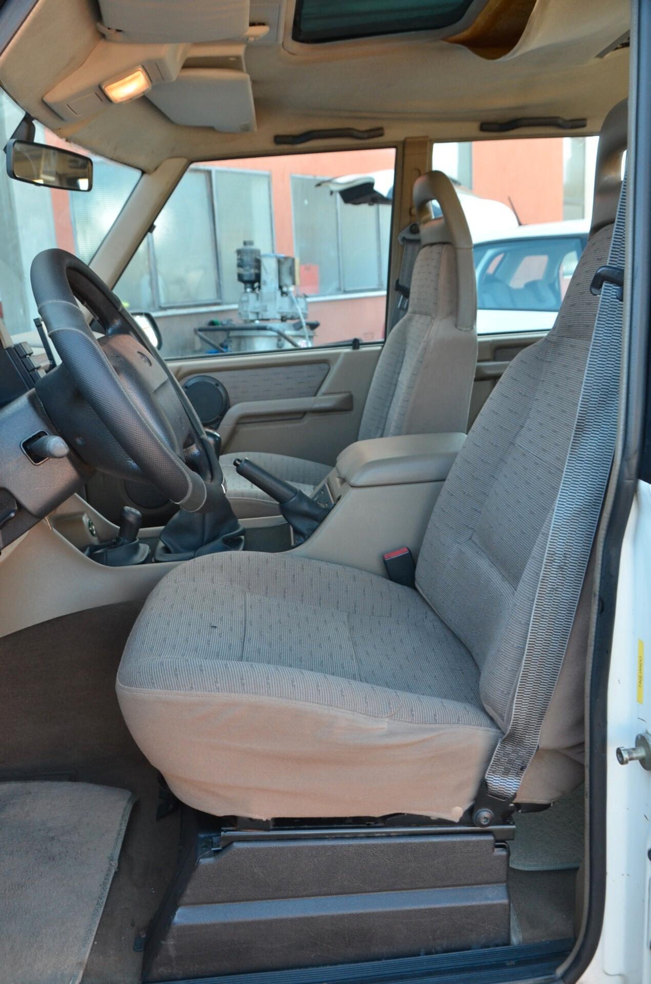 Land Rover Discovery 2.0i 16V cat 5 porte Luxury