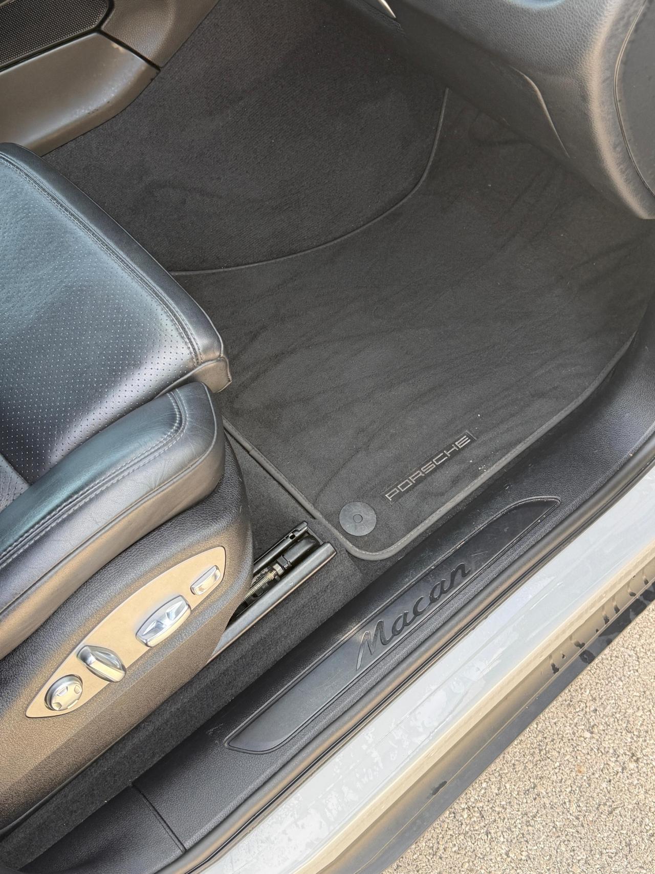 Porsche Macan 2.0 265 CV - Grigio Gesso - Cerchi 21" RS Spyder - Full