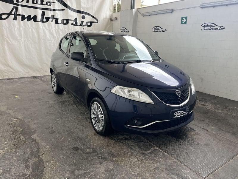 Lancia Ypsilon 1.2 69cv Gold tua da 109,00 al mese