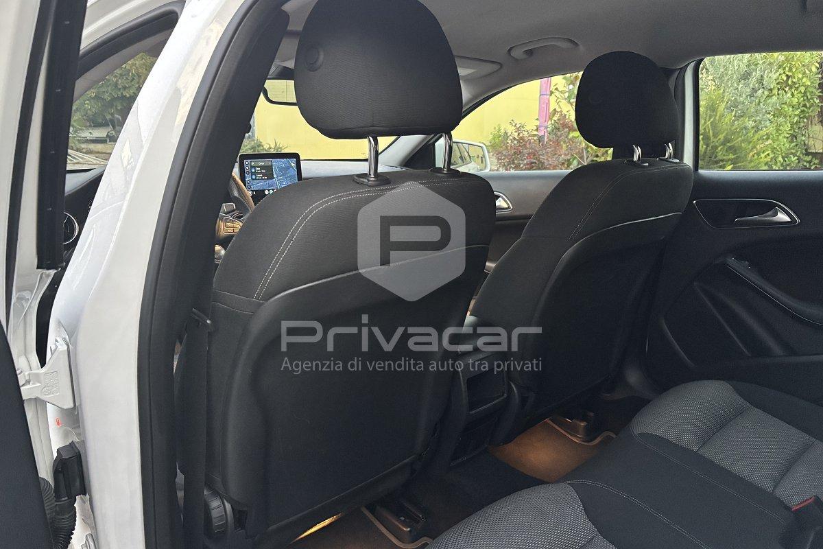 MERCEDES GLA 200 d Automatic Business