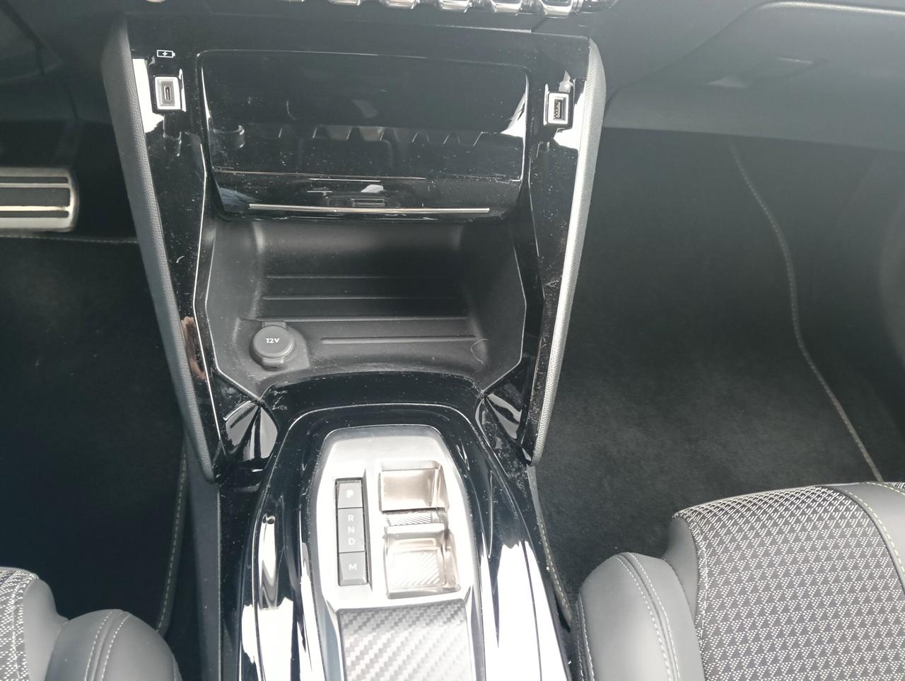 Peugeot 2008 BlueHDi 130 S&S EAT8 GT