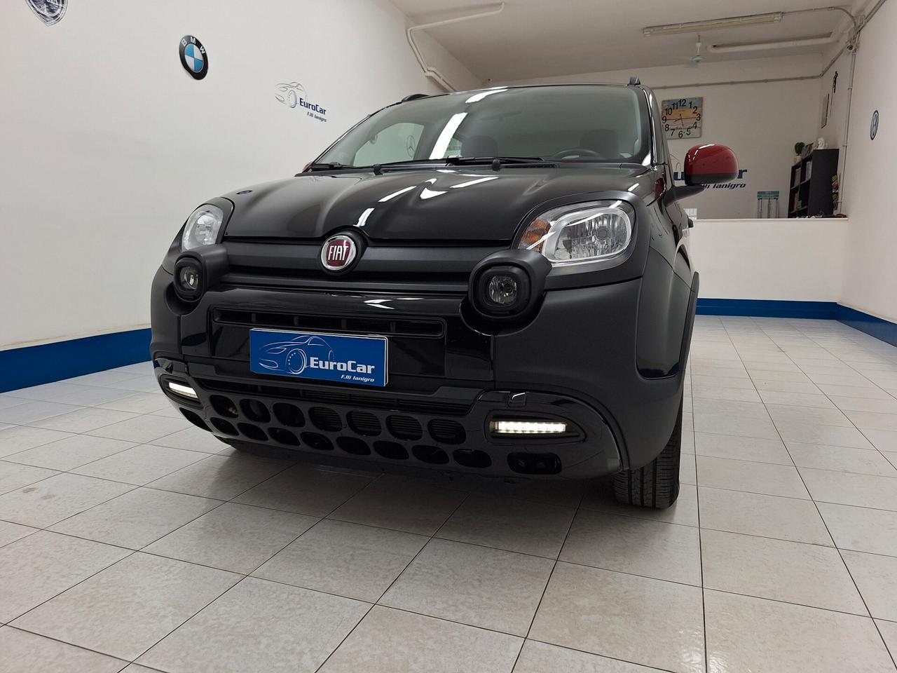 Fiat Panda Cross Red 1.0 FireFly 70cv Hybrid