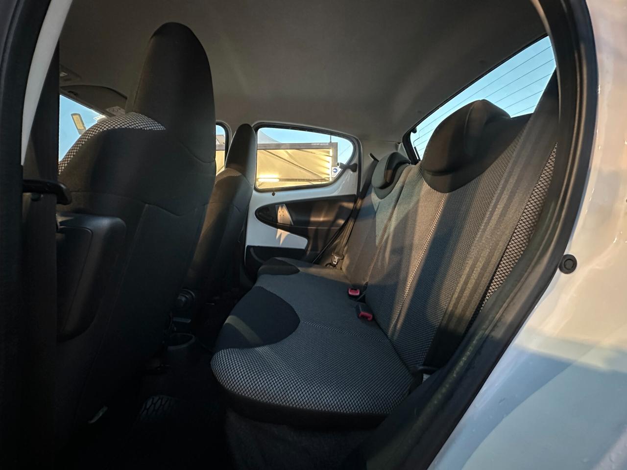 TOYOTA Aygo 1.0 VVT-i 5 porte Lounge Connect M-MT