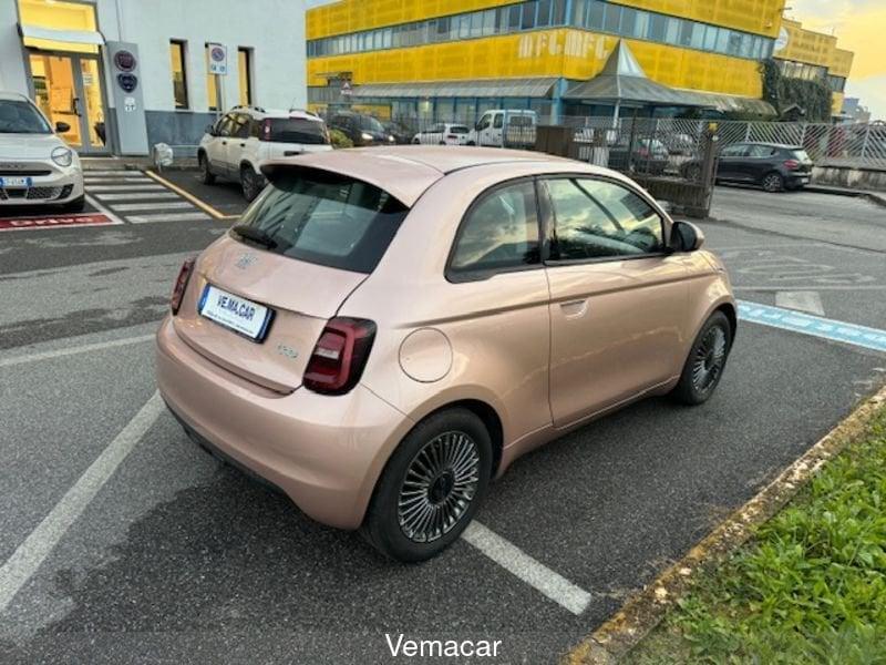 FIAT 500 Icon 320Km, NAVI 10.25", C.L 16, Cruise/Lim, diurne Led, lane assist