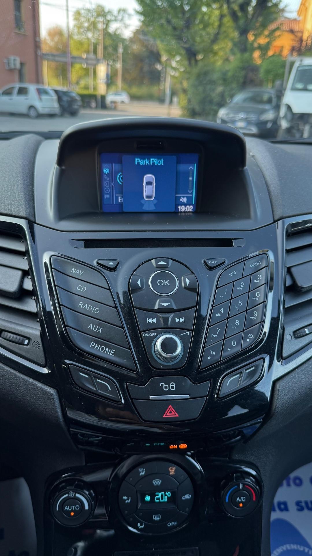 Ford Fiesta 1.0 EcoBoost 100CV 5 porte Powershift Titanium