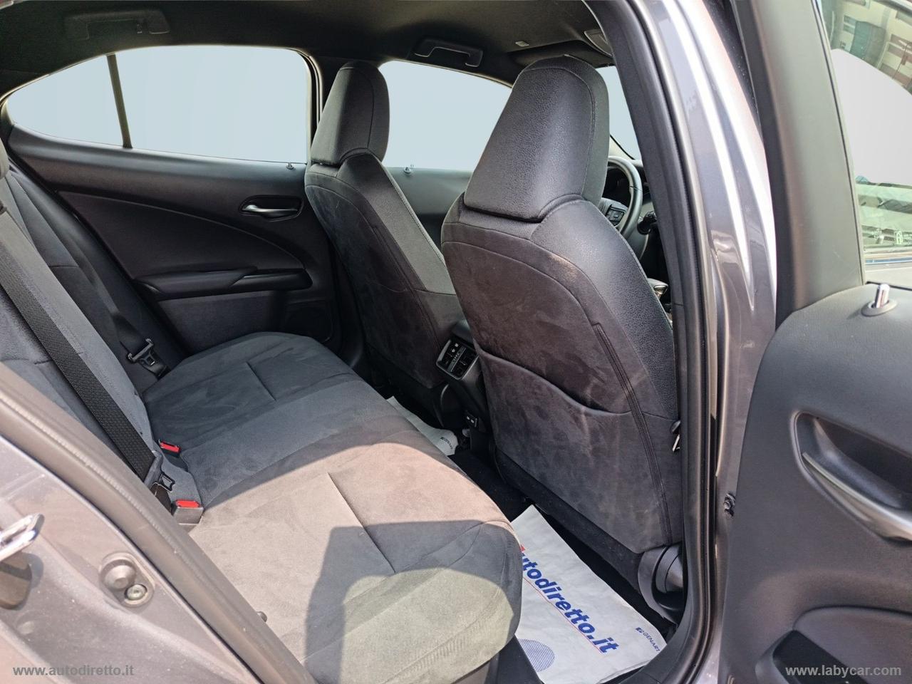 LEXUS UX Hybrid Business