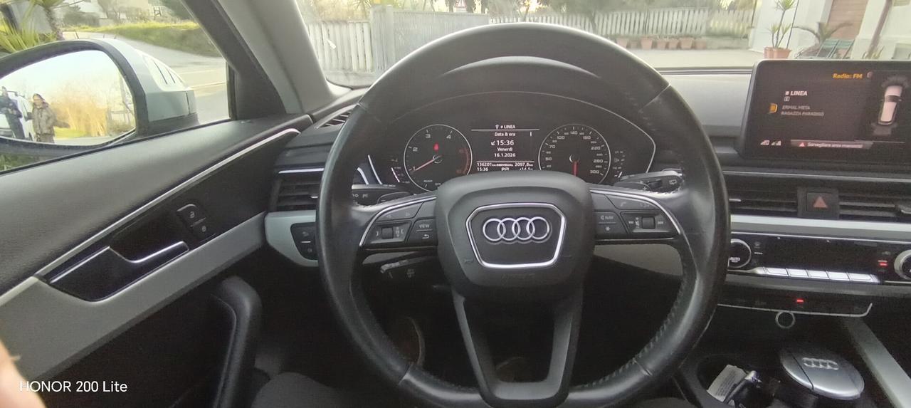 Audi A4 Avant 30 2.0 tdi Business 122cv s-tronic