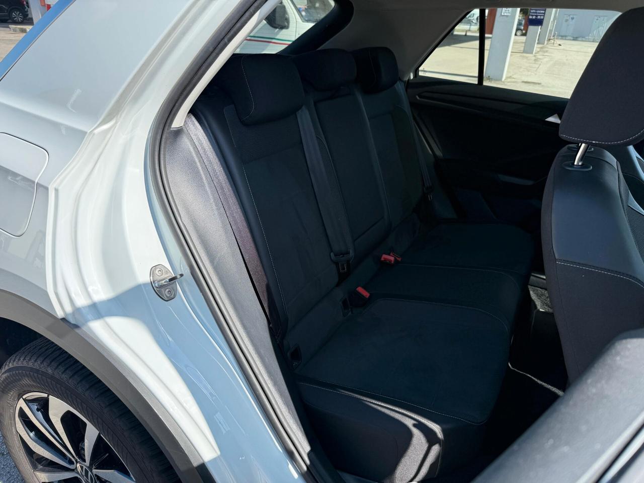 Volkswagen T-Roc 1.5 TSI ACT DSG R-Line