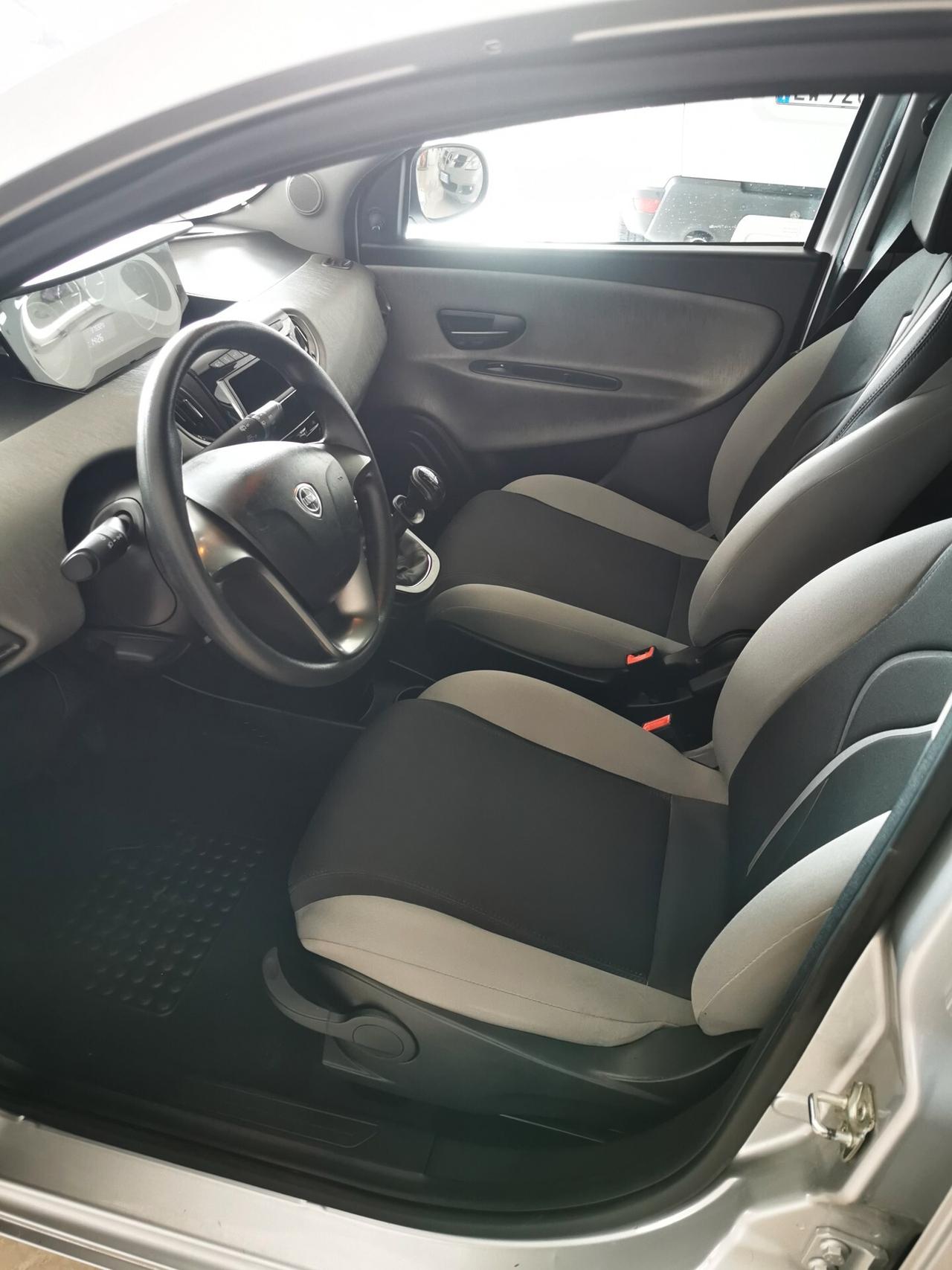 Lancia Ypsilon 1.2 SOLO 37.500 KM