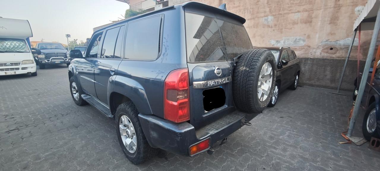 Nissan Patrol 3.0 TD Di 5 porte Luxury Wagon