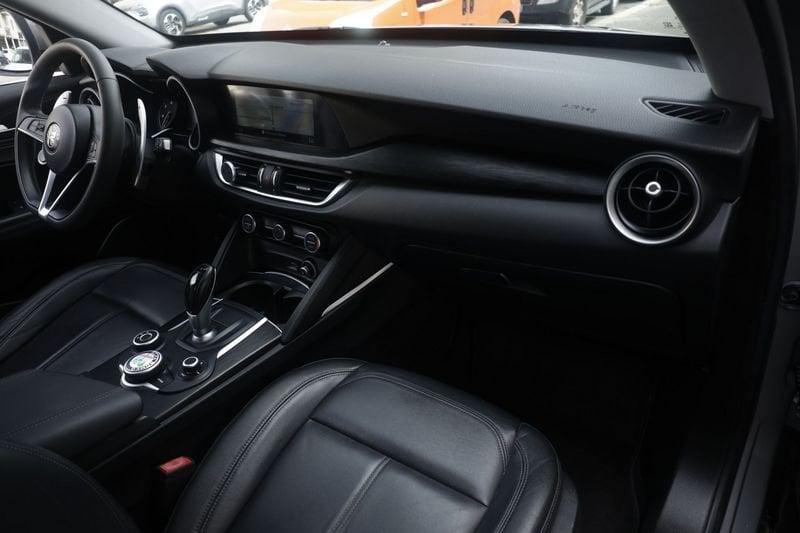 Alfa Romeo Stelvio Alfa Romeo Stelvio 2.2 Turbodiesel 210 CV AT8 Q4 Executive 154KW ANNO 2017