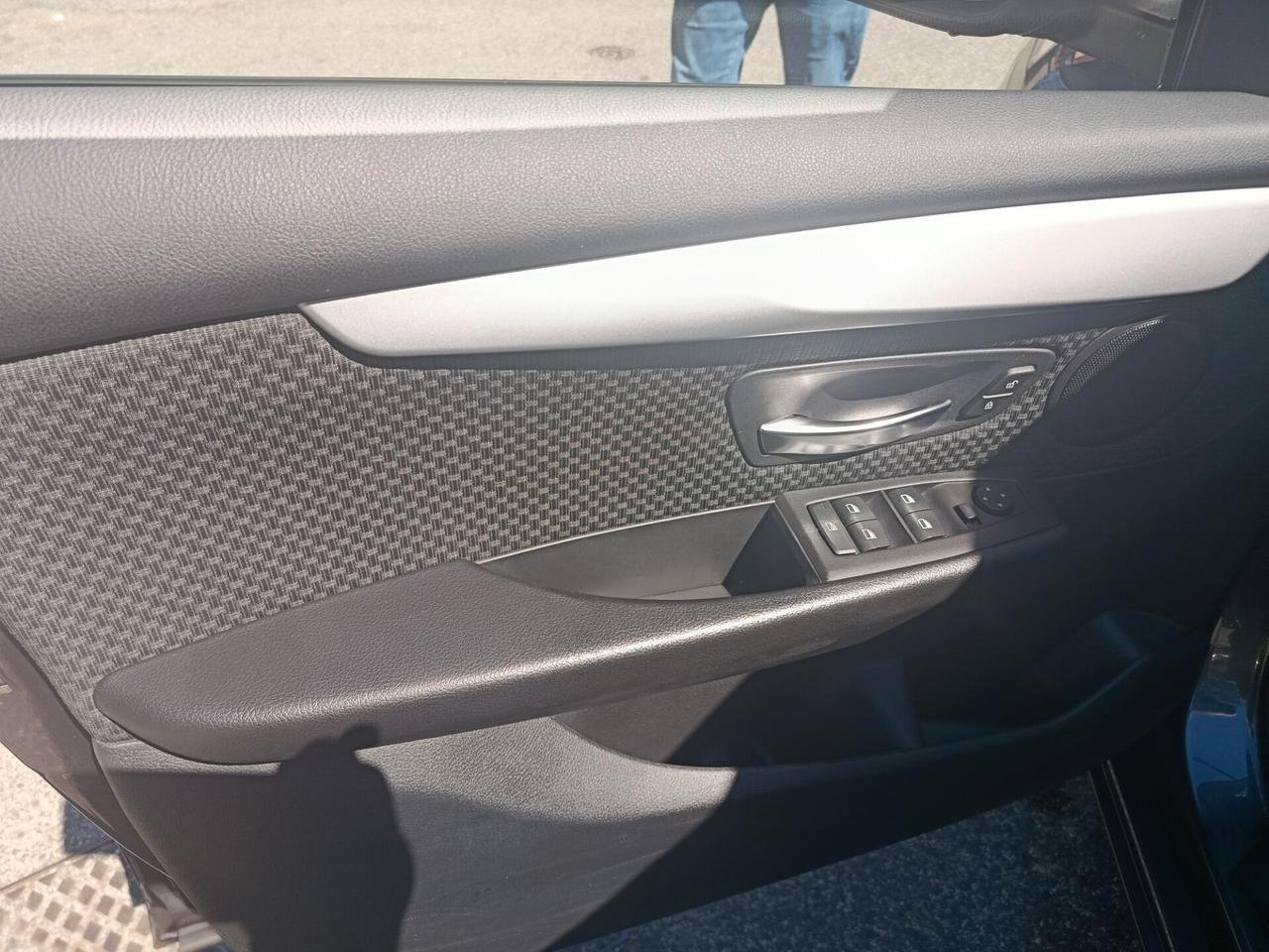 Bmw 2er Active Tourer 218d Advantage