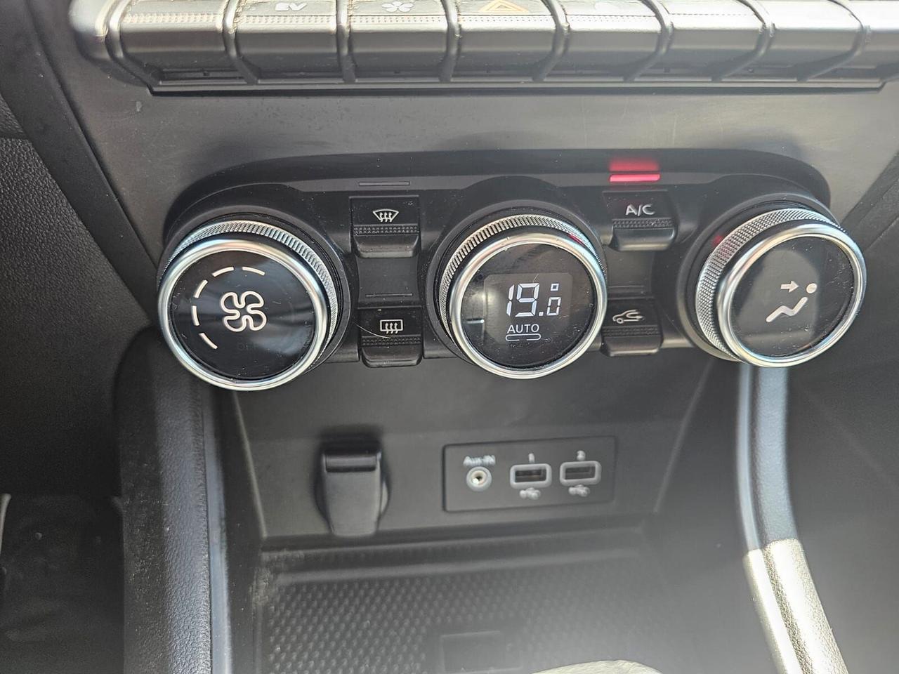 Renault Captur 1.6 E-Tech hybrid Intens 145cv auto