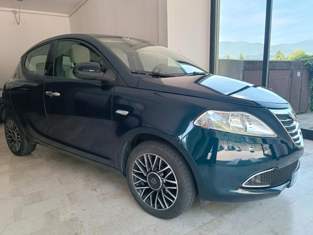 Lancia Ypsilon 1.2 69 CV 5 porte 30th Anniversary