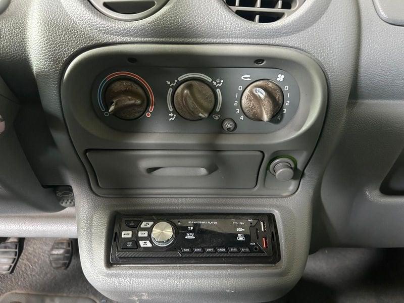 Renault Twingo TWINGO 1.2I CAT KENZO