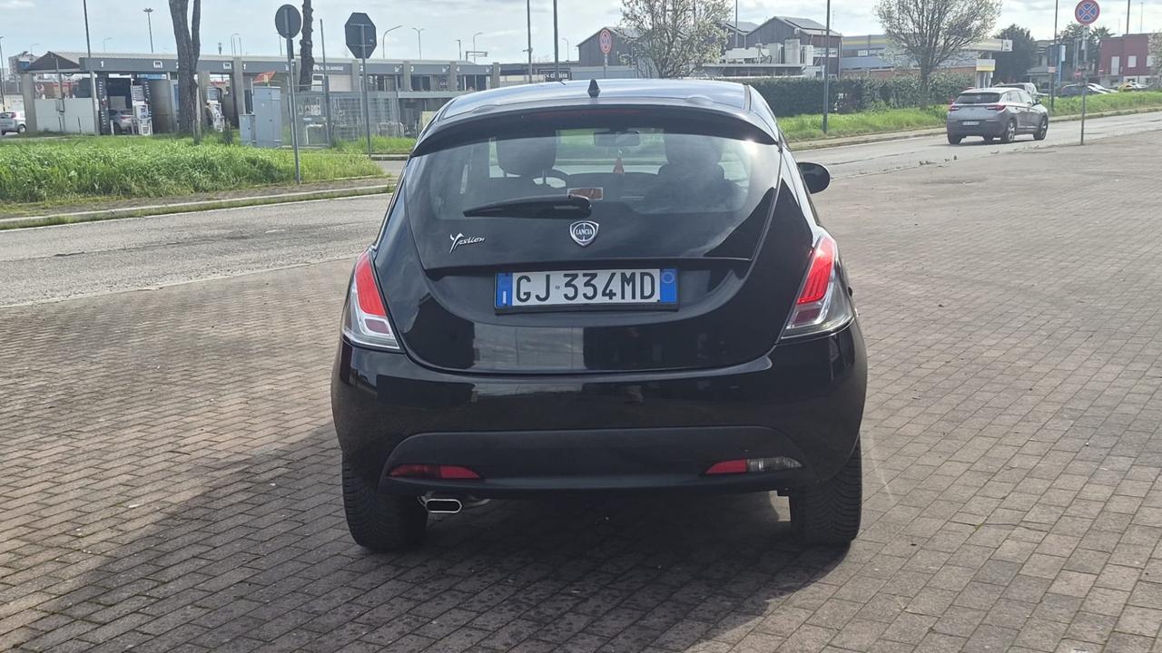Lancia Ypsilon 1.2 69 CV 5 porte GPL Ecochic Platinum
