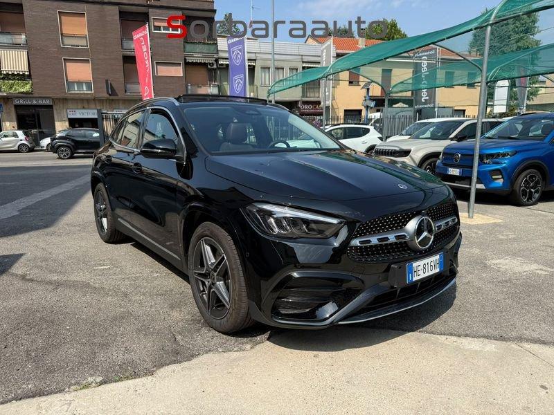 Mercedes-Benz GLA 200 d Automatic AMG Line Premium con Tetto Panoramico.
